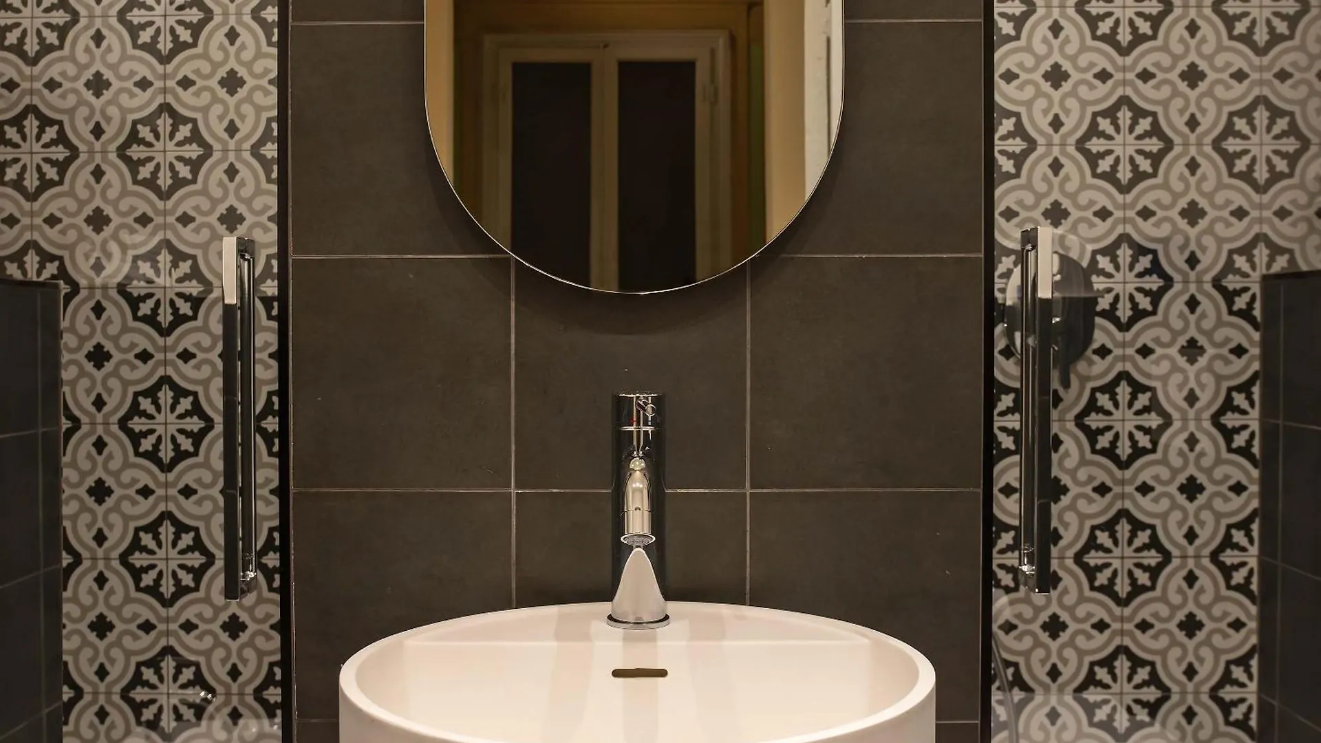 Mdr Crystal Apartment Флоренция